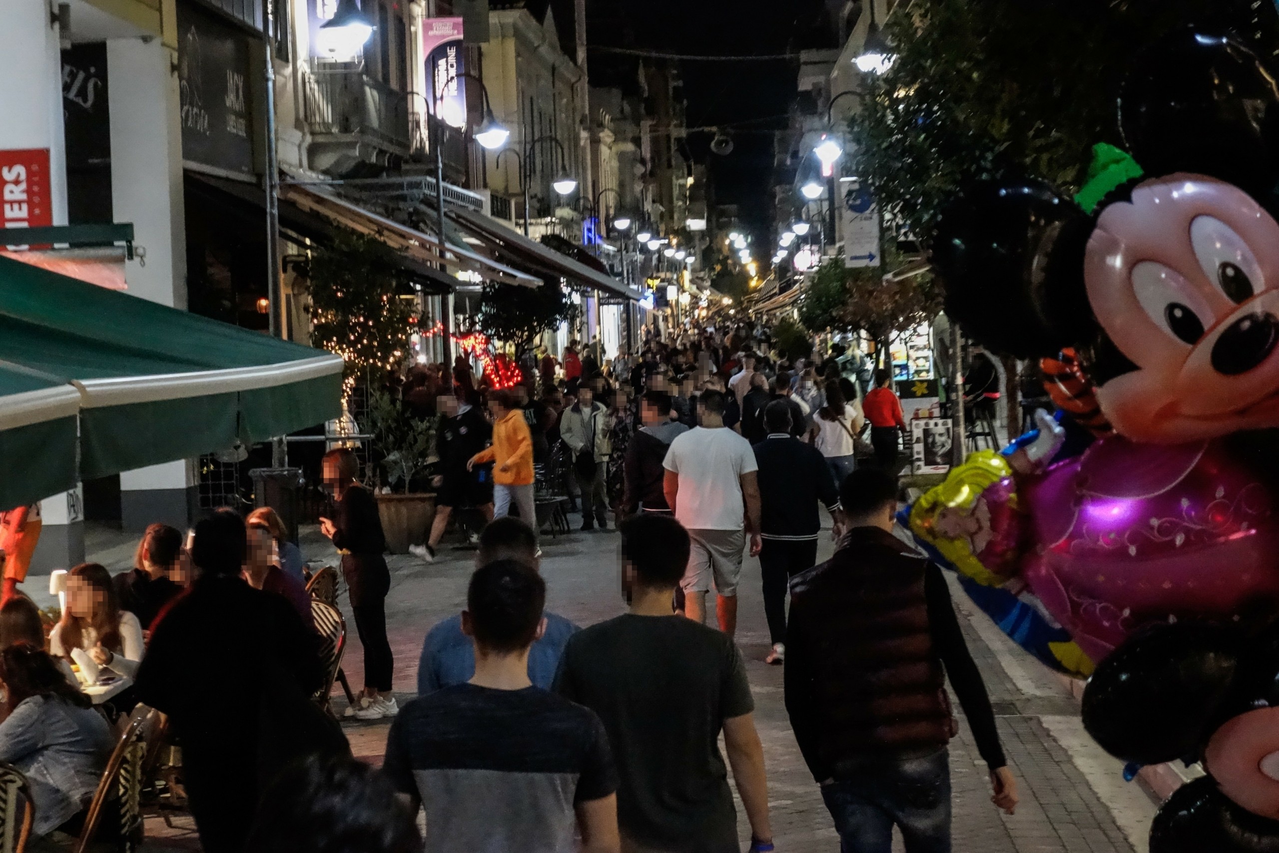 Επισήμως 5 εκατομμύρια νεκροί παγκοσμίως από τον κορονοϊό – Ανοιχτά τα σενάρια για την εξέλιξη της πανδημίας