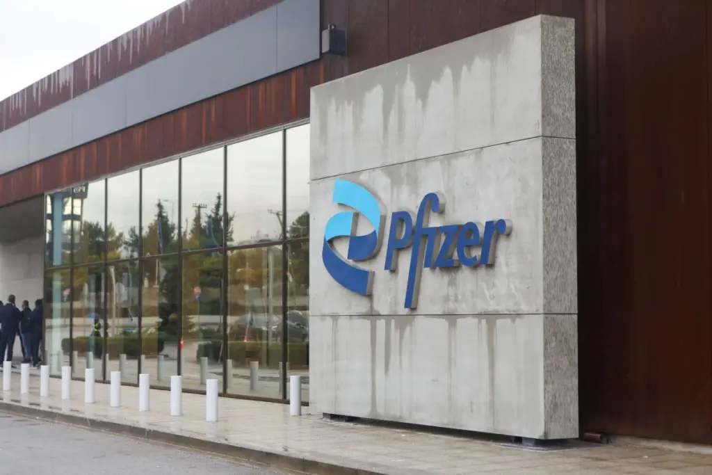 Η Pfizer έχει συνομιλίες με 90 χώρες για το χάπι της κατά της Covid-19
