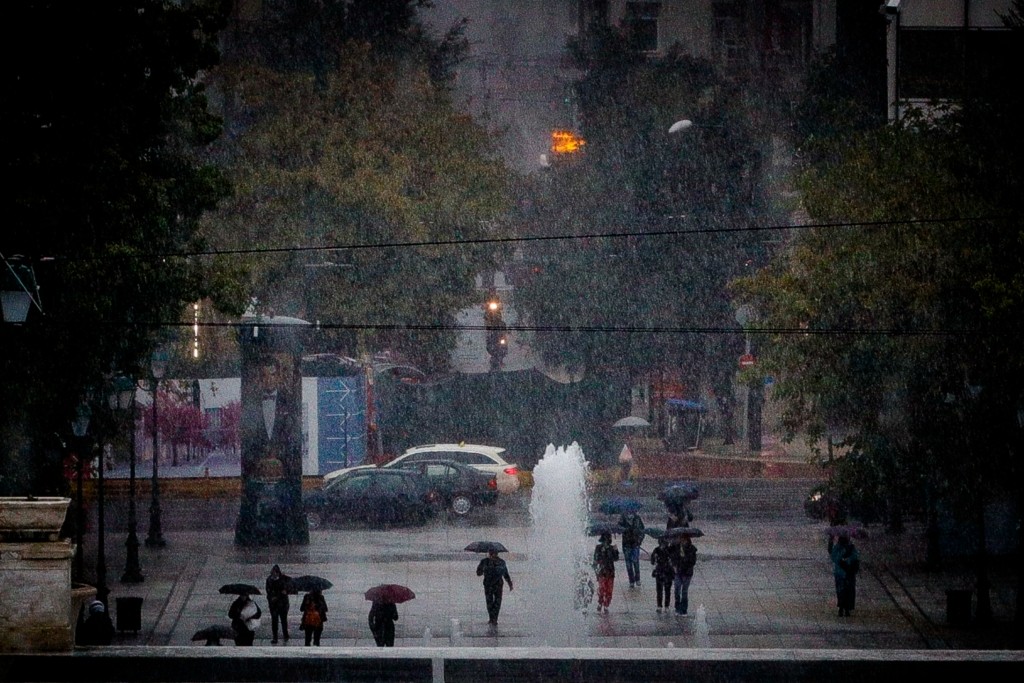“Καιρικό σασπένς” με τις προγνώσεις του καιρού του Νοεμβρίου – Η πρόβλεψη του Σάκη Αρναούτογλου