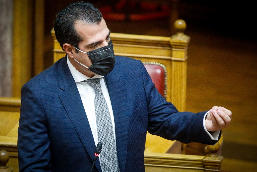 Στις 18:00 οι ανακοινώσεις από τον Θάνο Πλεύρη για τα νέα μέτρα – Έρχονται έλεγχοι και περιορισμοί για τους ανεμβολίαστους