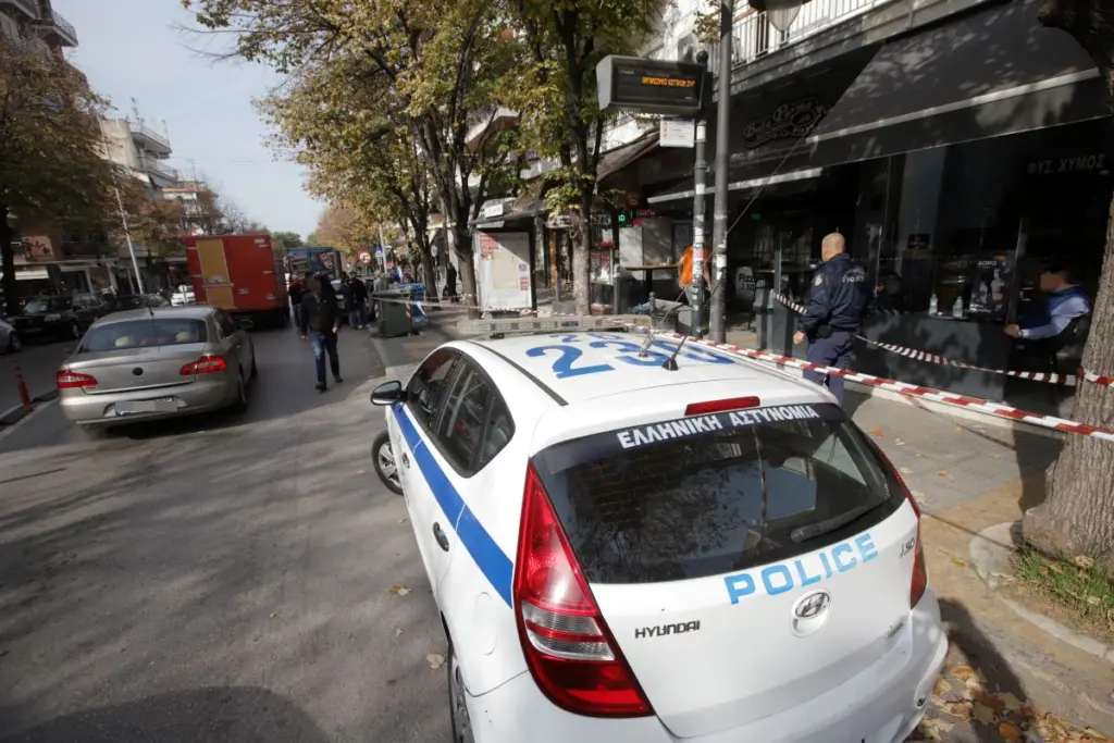 Οργή για την εν ψυχρώ δολοφονία του 44χρονου εργαζόμενου στη Θεσσαλονίκη – Η νεκροψία θα δείξει το όργανο του φόνου