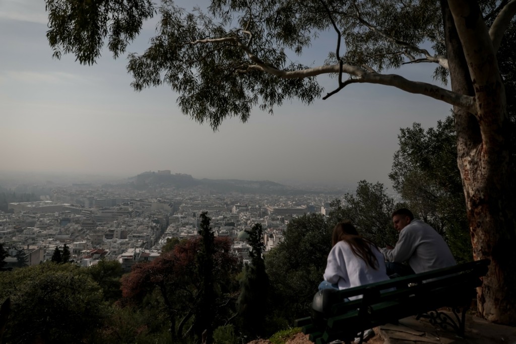 Καιρός σήμερα – Φθινοπωρινό το σκηνικό την Τρίτη με συννεφιά και ομίχλη