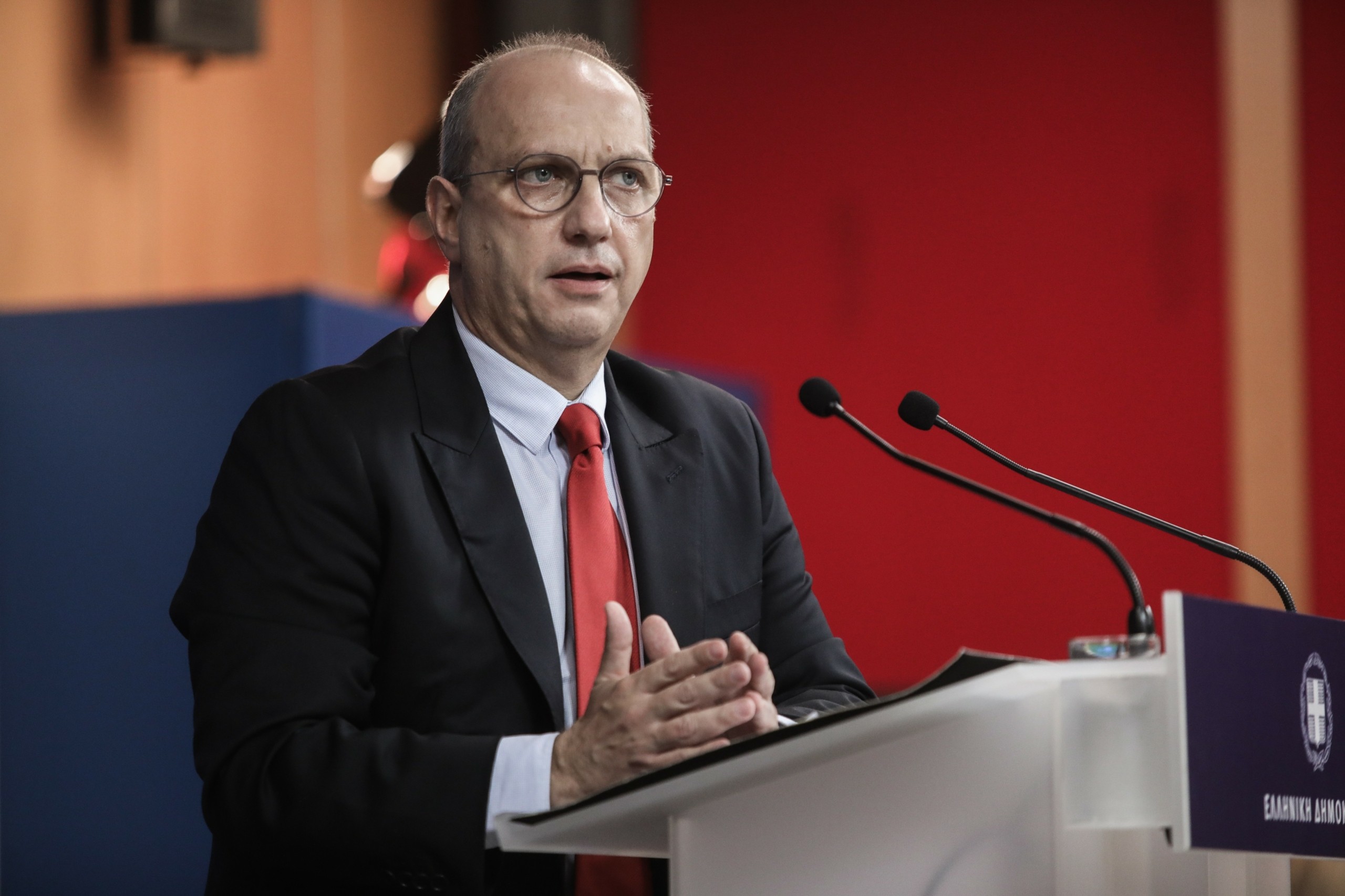 “Η έμμεση πίεση στους ανεμβολίαστους φέρνει αποτελέσματα” τονίζει ο Οικονόμου
