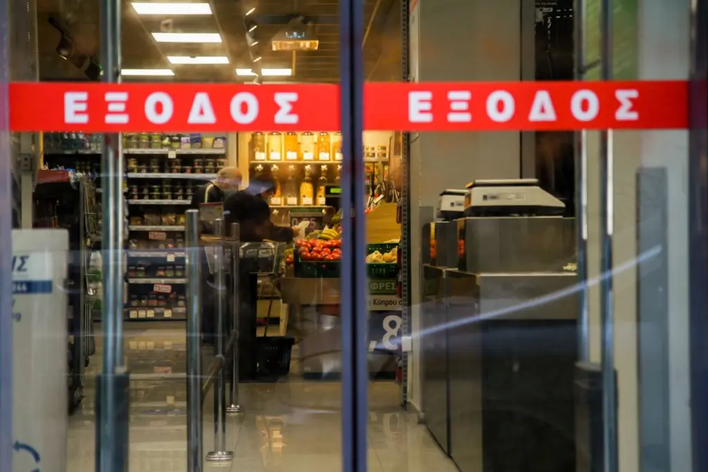 Σε πλήρη ετοιμότητα η κυβέρνηση – Νέα μέτρα για τους ανεμβολίαστους – Click way και rapid test στα σούπερ μάρκετ