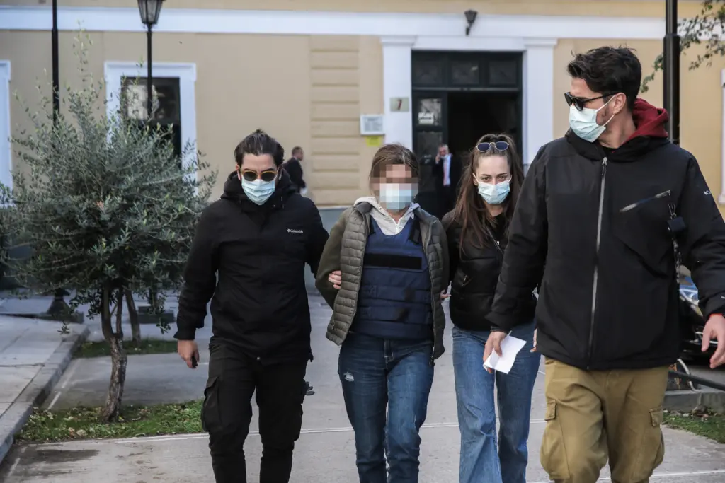 Ποινική δίωξη για απόπειρα ανθρωποκτονίας σε ήρεμη ψυχική κατάσταση στην εικαστικό