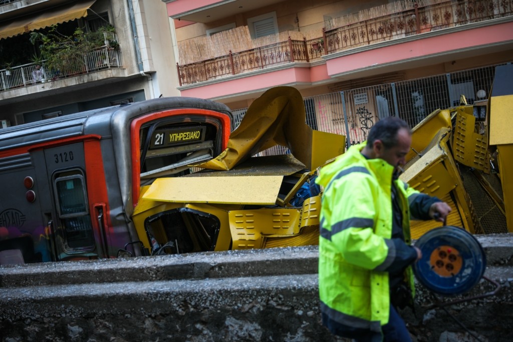 Προς στάση εργασίας και την Παρασκευή η ΣΤΑΣΥ – Σοκάρει η περιγραφή συναδέλφου του νεκρού εργάτη του ΗΣΑΠ (vid)