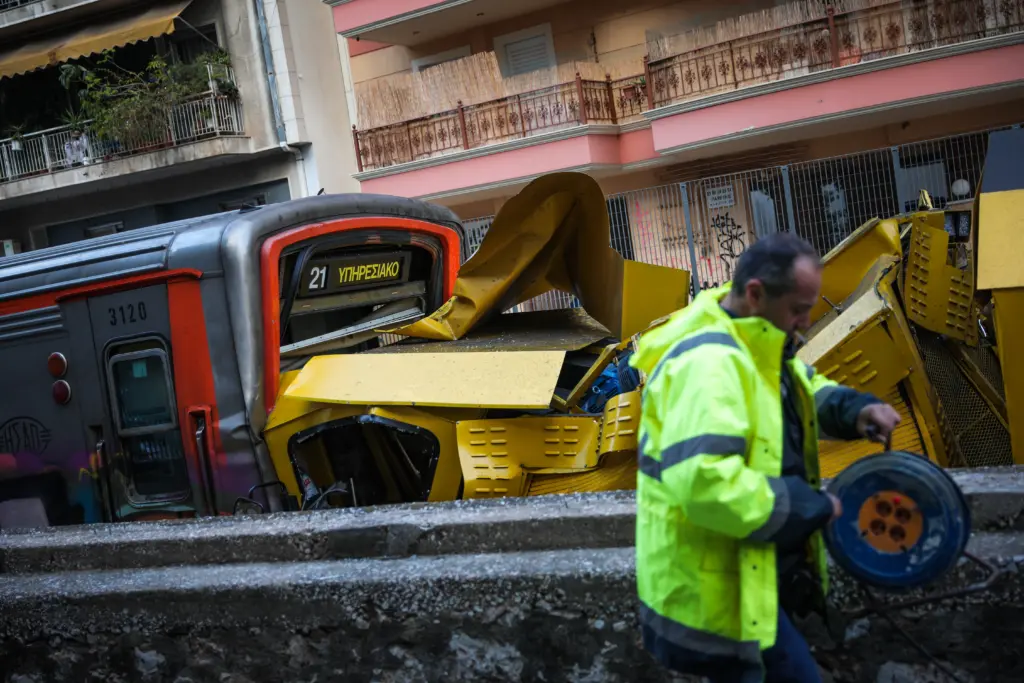 Προς στάση εργασίας και την Παρασκευή η ΣΤΑΣΥ – Σοκάρει η περιγραφή συναδέλφου του νεκρού εργάτη του ΗΣΑΠ (vid)
