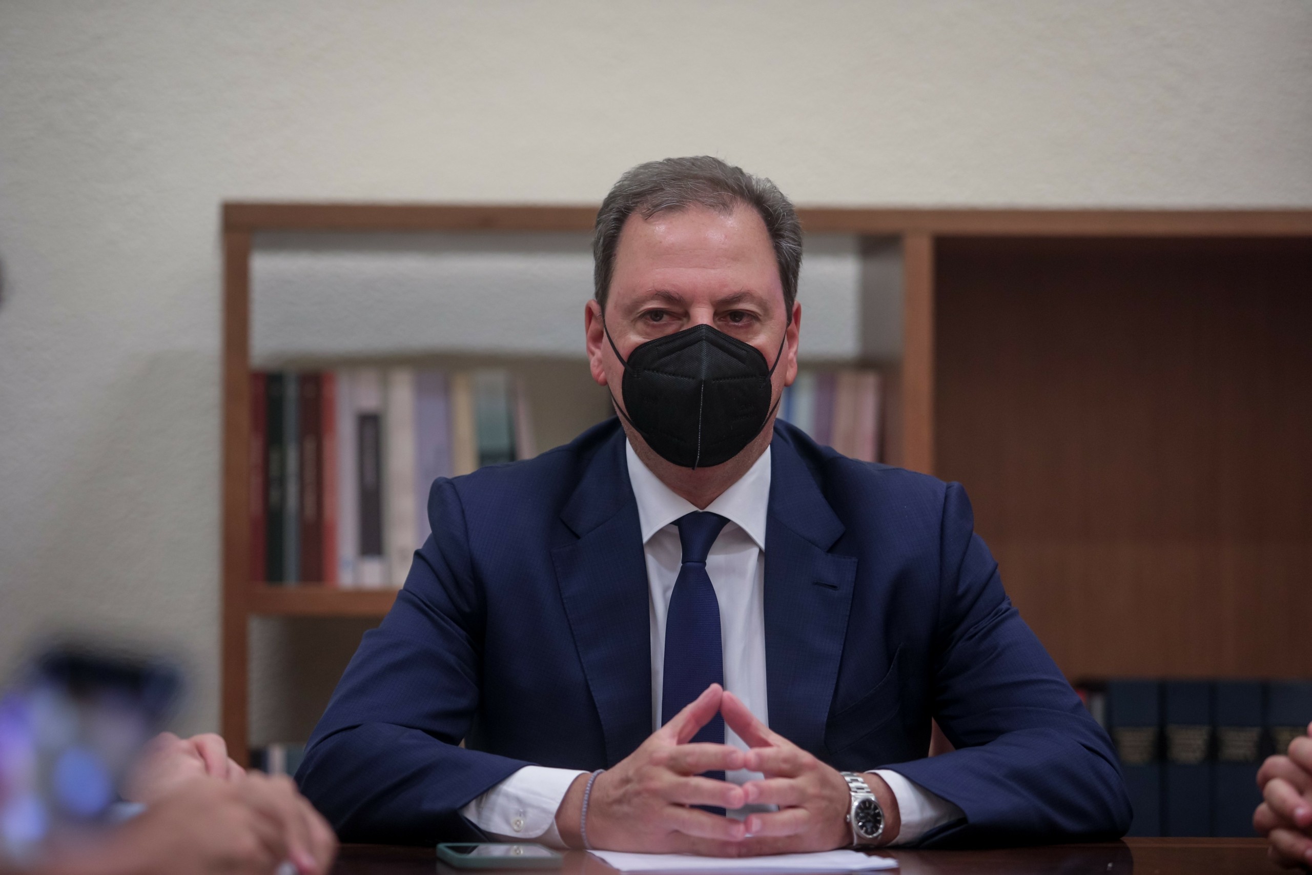 Θετικός στον κορονοϊό ο υπουργός Αγροτικής Ανάπτυξης – Το μήνυμά του