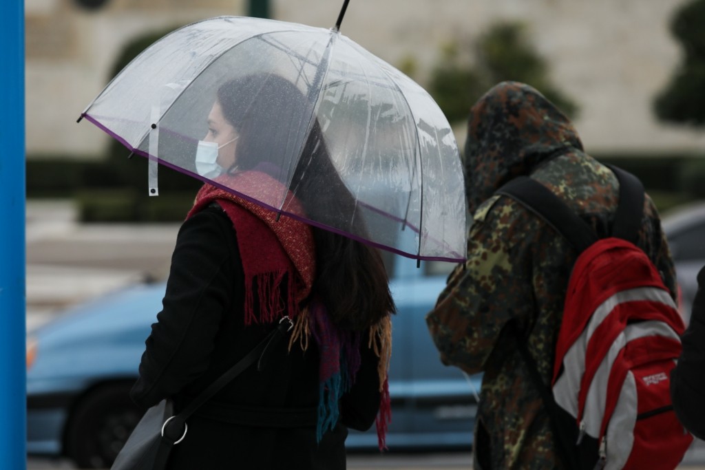 Βροχές, άνεμοι και πτώση της θερμοκρασίας την Πέμπτη