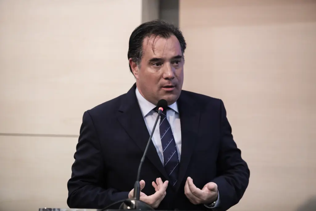 Γεωργιάδης για υποχρεωτικό εμβολιασμό – “Δεν έγινε ούτε στην Ιταλία που έζησε Μπέργκαμο”
