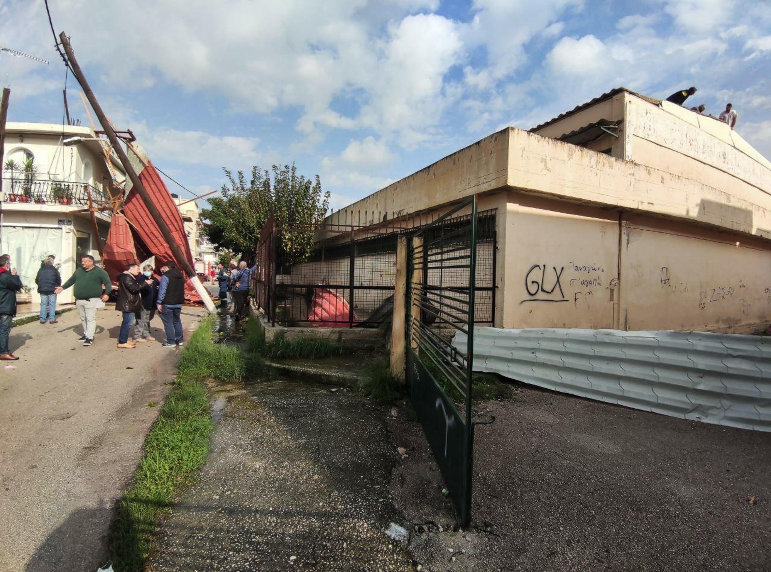 Στη δίνη της κακοκαιρίας Ναύπακτος και Ζάκυνθος – Κατολισθήσεις, ζημιές και καταστροφές (vids)