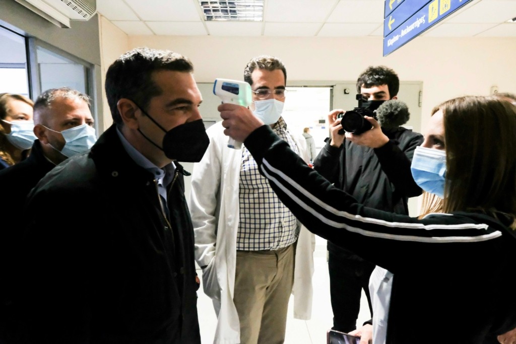 Ο Τσίπρας καλεί τον Μητσοτάκη για νέα μέτρα για να “μην κάνουμε μαύρα Χριστούγεννα”