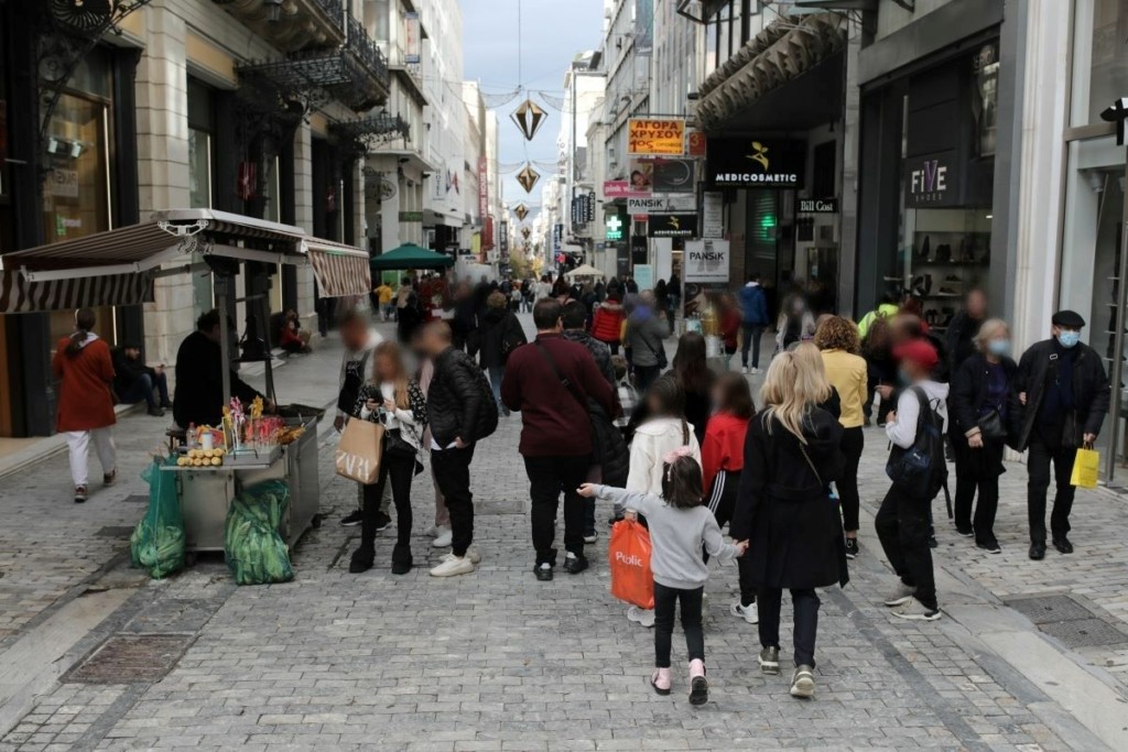 Περισσότερα από 1.000 κρούσματα στη Θεσσαλονίκη – “Αναστενάζει” η Αττική με 1.624 νέες μολύνσεις