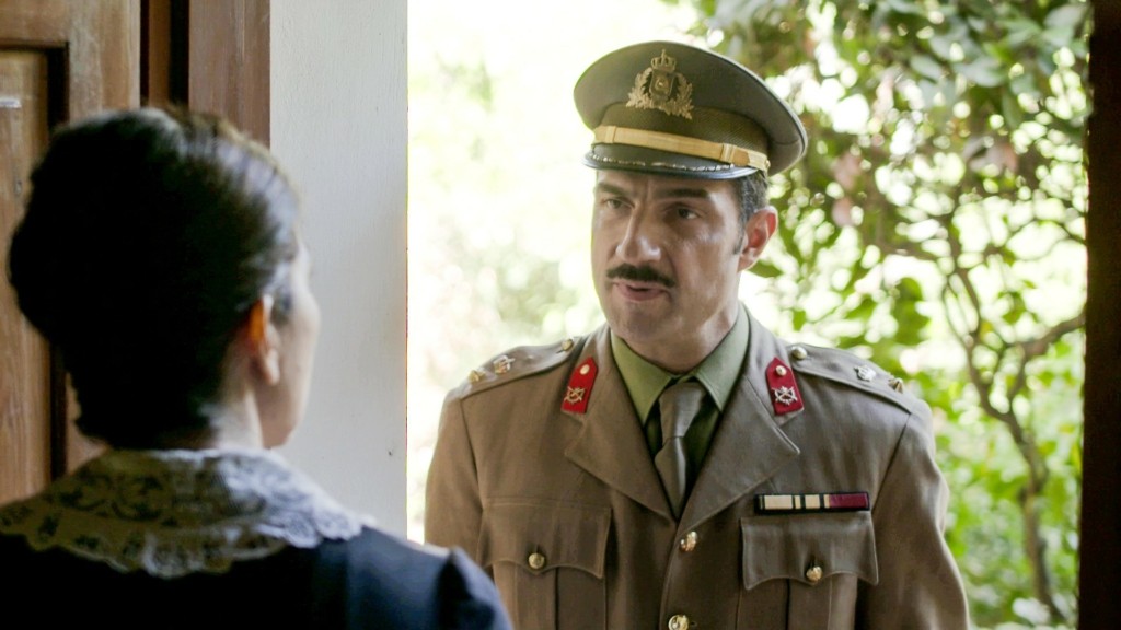 Τα πάνω-κάτω στις “Άγριες Μέλισσες” – Ο μυστηριώδης άνδρας και ο θάνατος που θα ταράξουν το Διαφάνι (vid)