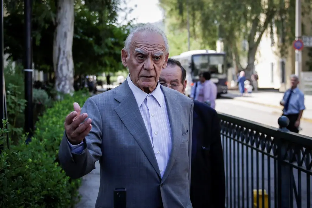 Το ηχητικό ντοκουμέντο του Άκη Τσοχατζόπουλου λίγο πριν πεθάνει – Ποιον συγγενή του καταγγέλει (vid)