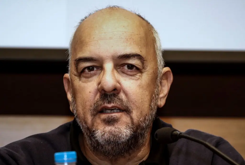 Αντιδράσεις με τις δηλώσεις του Μπάμπη Παπαδημητρίου – “Ψευδοπρόβλημα οι διασωληνωμένοι εκτός ΜΕΘ” (vid)