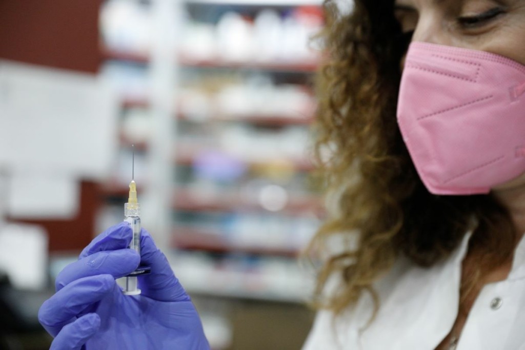 Πώς πρέπει να χορηγηθεί το εμβόλιο της γρίπης σε συνδυασμό με το εμβόλιο του κορονοϊού