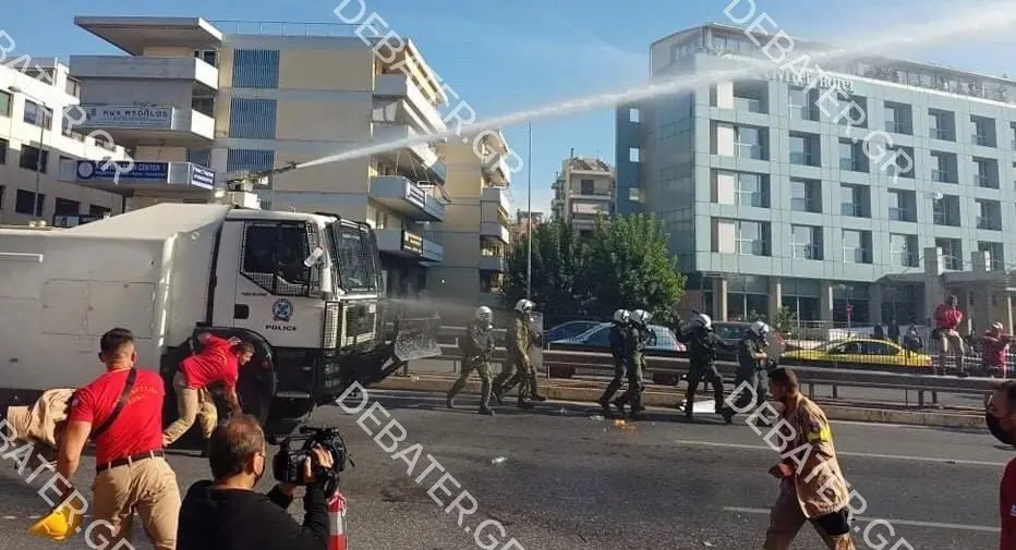 Επεισόδια στην Κηφισίας ανάμεσα σε διαδηλωτές και αστυνομία
