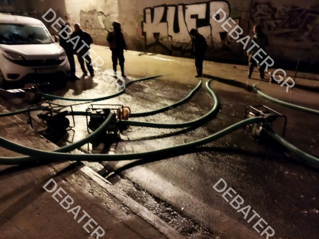Προβλήματα λόγω της κακοκαιρίας – Έκλεισε η Ποσειδώνος, πλημμύρισαν σπίτια (vids)