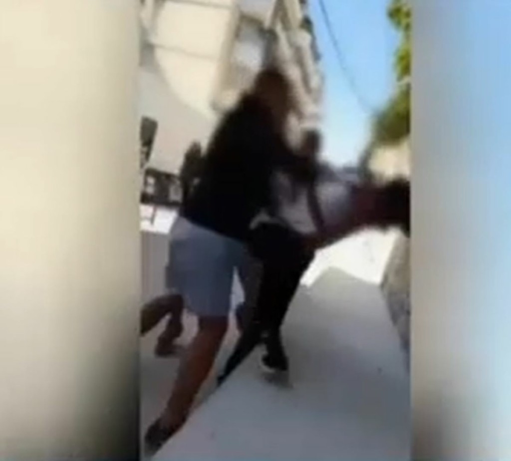 “Ήθελαν να τους αποτελειώσουν – Τους επιτέθηκαν γιατί δεν ήθελαν να μπουν στη συμμορία” (vid)