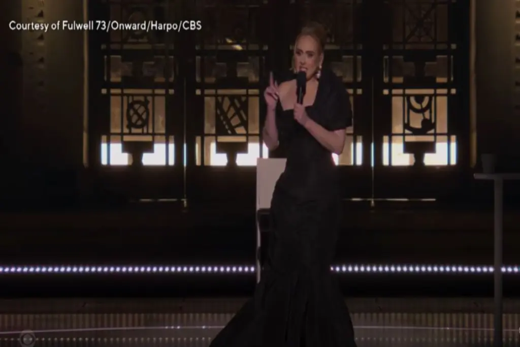 “Σάρωσε” στα Brit Awards η Adele και με μια μοναδική ερμηνεία εντυπωσίασε τους θαυμαστές της (vids)