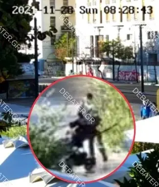 Το βίντεο ντοκουμέντο με το καρότσι έξω από το Αρχαιολογικό μουσείο που ερευνούν οι αρχές (pic&vid)