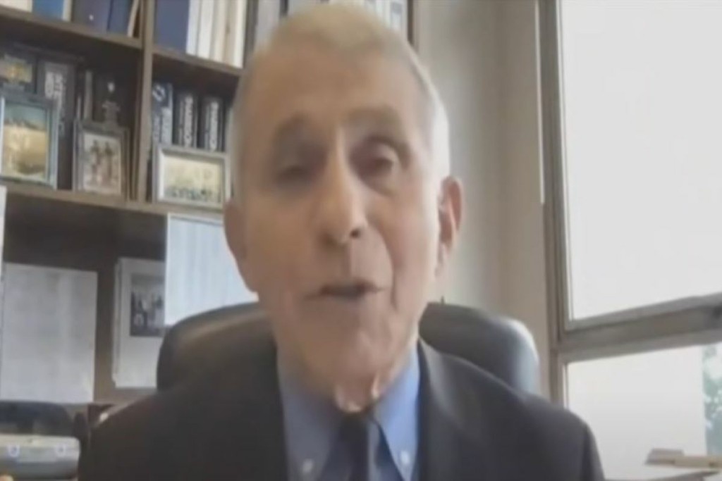 Φαούτισ για εμβολιασμούς – “Θα χρειαστεί πολύ περισσότερος κόσμος να εμβολιαστεί και να λάβει αναμνηστικές δόσεις”