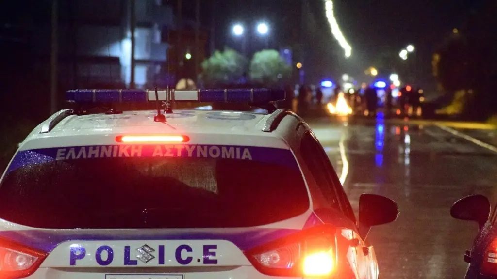 Η απίστευτη καταδίωξη στο Μαρούσι – Ληστές έκαναν “παρκούρ” και πετούσαν γλάστρες σε αστυνομικούς (pic)