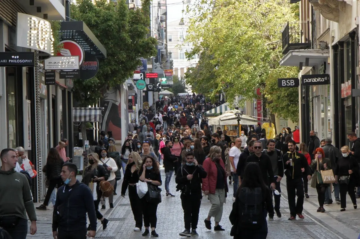 “Φλέγονται” Αττική, Θεσσαλονίκη και Θεσσαλία – Πού εντοπίστηκαν τα 6.700 κρούσματα