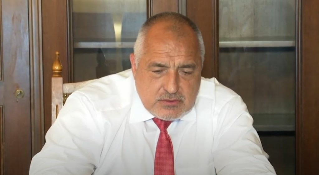 Φωτογραφίες από “καυτές” στιγμές του Μπορίσοφ προκαλούν σάλο στη Βουλγαρία (pics)