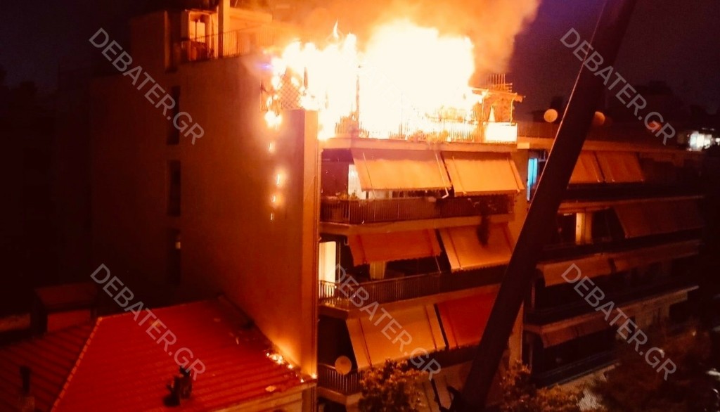 Μεγάλη φωτιά σε διαμέρισμα στη Νέα Σμύρνη – Παρανάλωμα του πυρός έγινε ο 5ος όροφος (pics&vids)