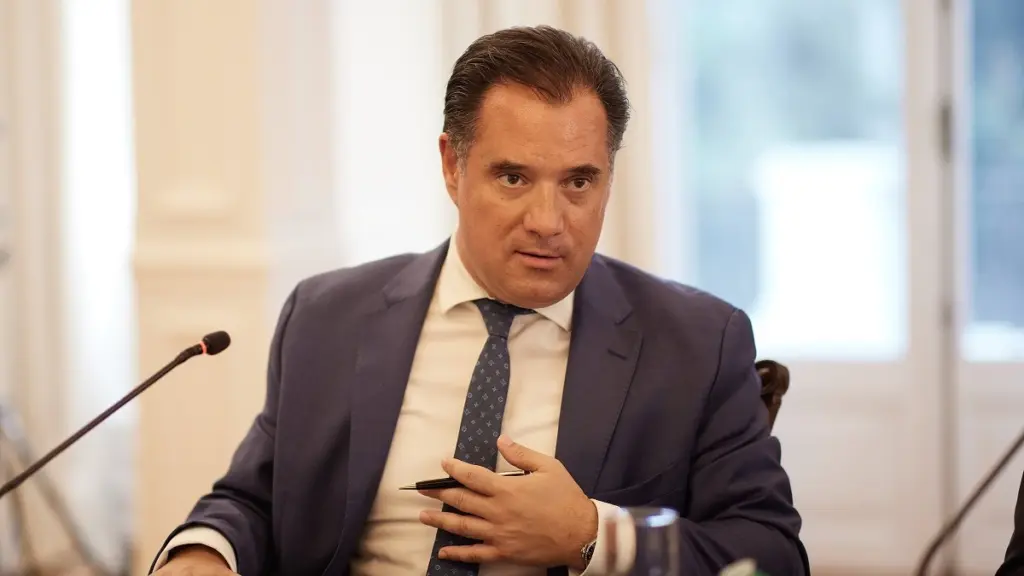 Ξεκάθαρος ο Άδωνις Γεωργιάδης – “Δεν υπάρχει περίπτωση να κλείσει η αγορά τα Χριστούγεννα” (vid)