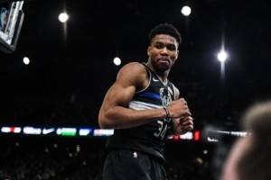 Γιάννης Αντετοκούνμπο: Γλύτωσε τα χειρότερα με ελαφριά θλάση – Ποια παιχνίδια θα χάσει