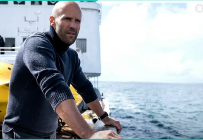 Ούτε ο Jason Statham δεν μπόρεσε να αντισταθεί στο famous “greek kamaki” – Το βίντεο που έγινε viral