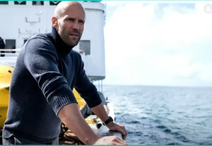 Ούτε ο Jason Statham δεν μπόρεσε να αντισταθεί στο famous “greek kamaki” – Το βίντεο που έγινε viral