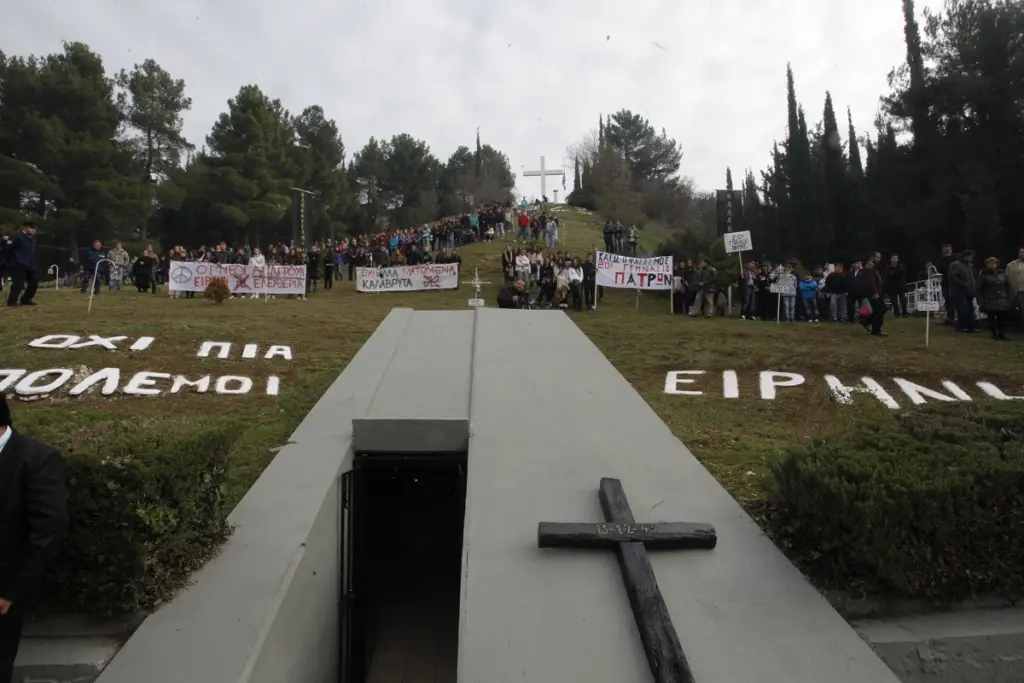 Ο σκηνοθέτης της ταινίας “Καλάβρυτα 1943” απαντάει στην κριτική για τη σκηνή με τον “καλό Ναζί” (vid)