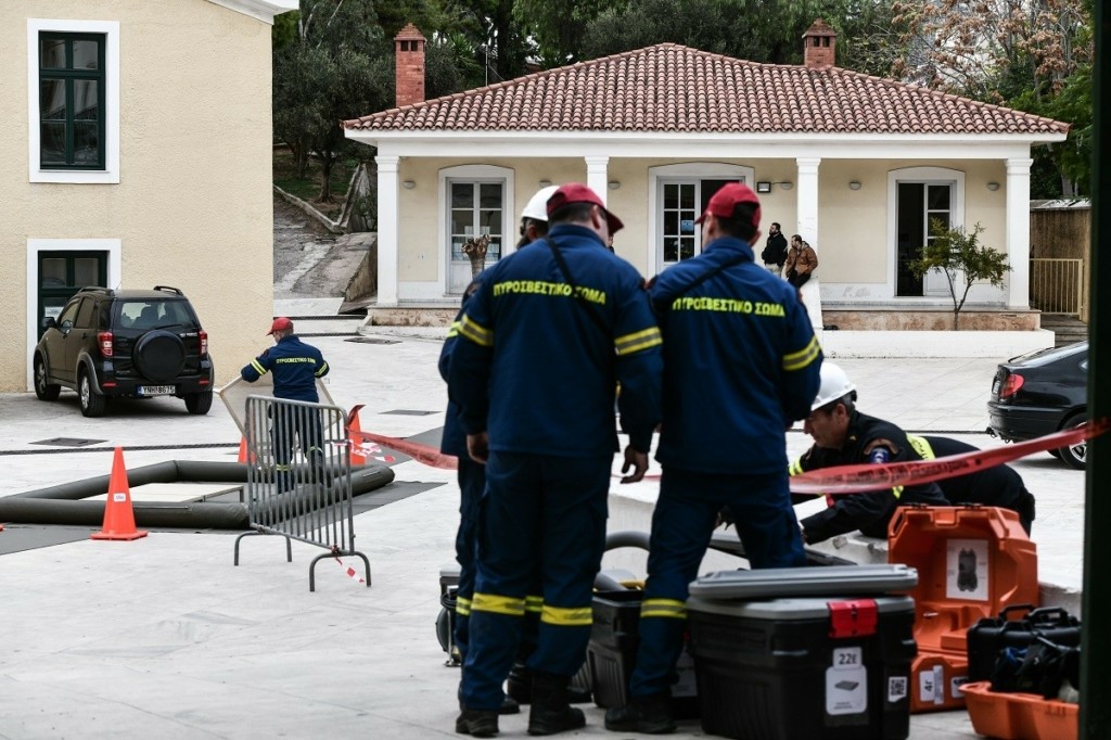 Συναγερμός στα γραφεία του Καλλιμάρμαρου – Εντοπίστηκαν φάκελοι με πράσινη σκόνη