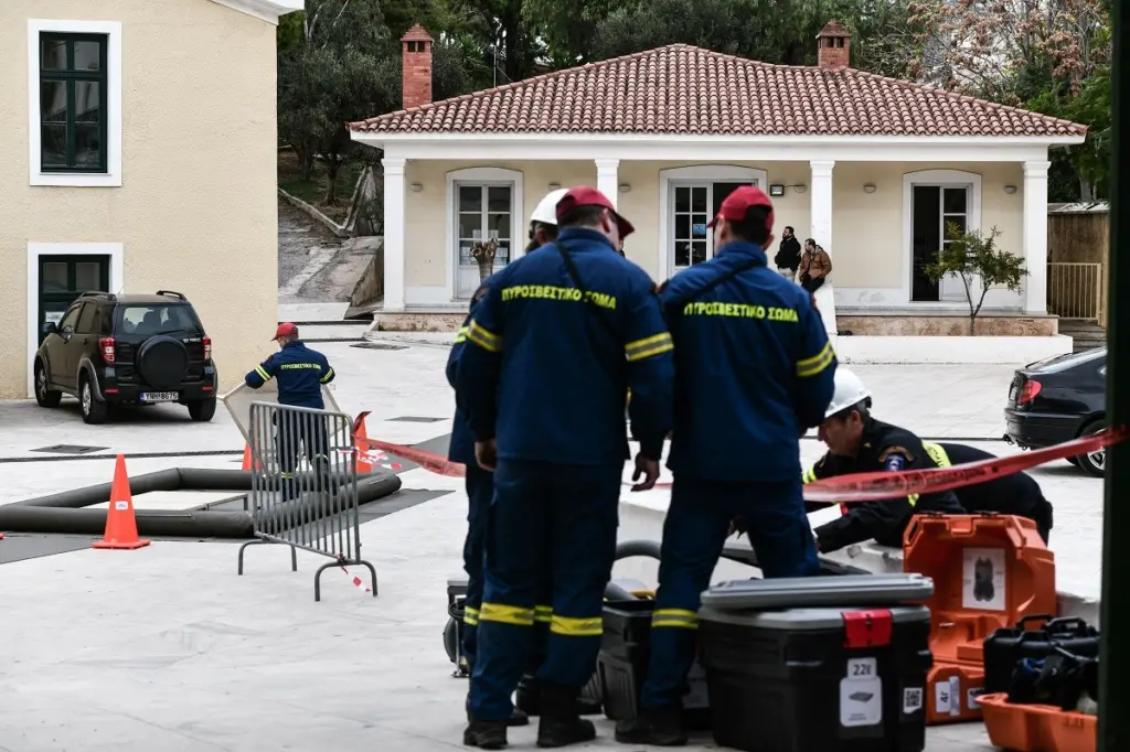 Συναγερμός στα γραφεία του Καλλιμάρμαρου – Εντοπίστηκαν φάκελοι με πράσινη σκόνη