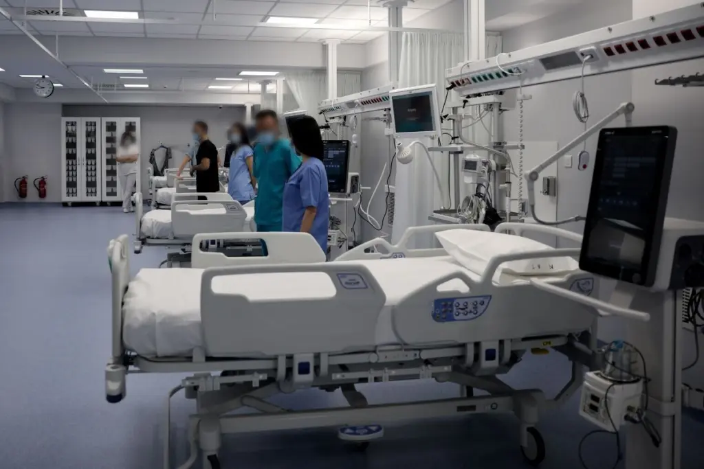 Ίλιγγος από τα 8.613 νέα κρούσματα την Τρίτη  – Στους 46 οι νέοι θάνατοι