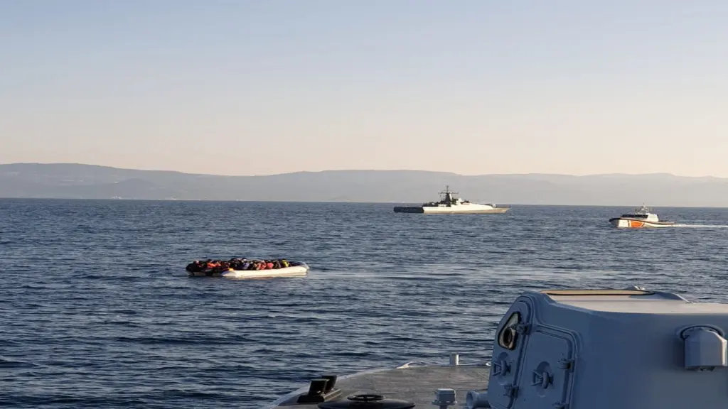 Τούρκοι “κατευθύνουν” μετανάστες να μπουν παράνομα στην Ελλάδα – Βίντεο ντοκουμέντο