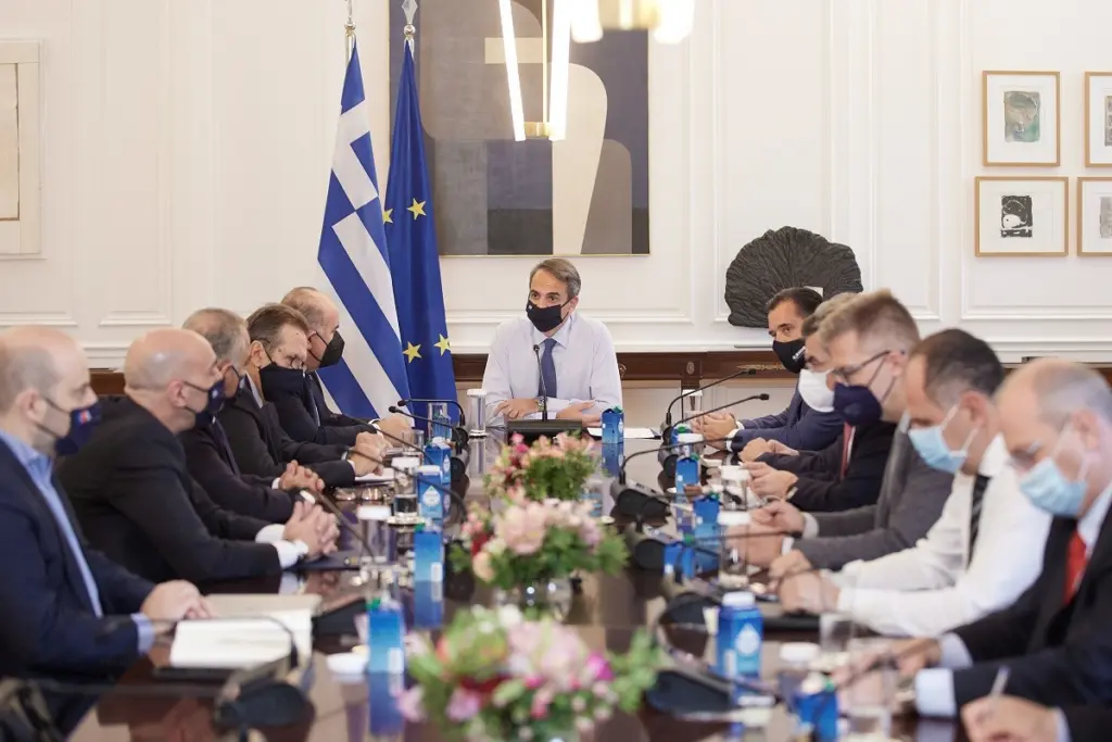 Ξεκάθαρο μήνυμα Μητσοτάκη – “Οικονομία και κοινωνία δεν ξανακλείνουν”