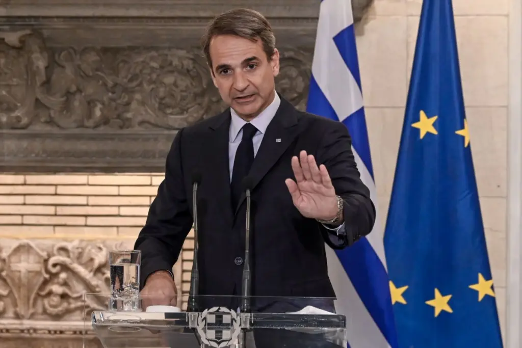 Έκτακτο διάγγελμα Μητσοτάκη την Πέμπτη ενόψει Χριστουγέννων