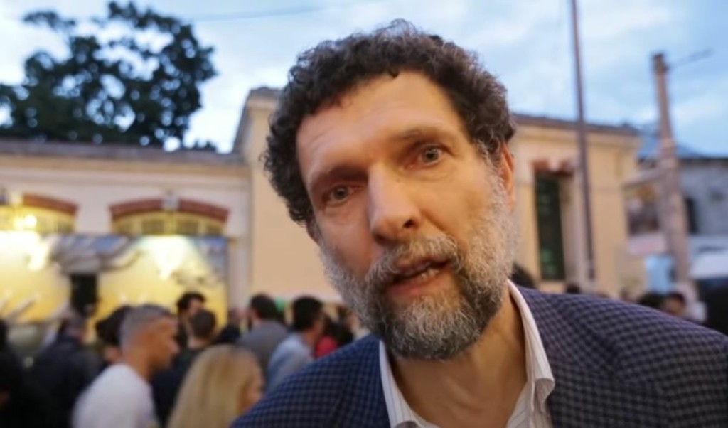Το δικαστήριο στην Τουρκία αποφάσισε την παραμονή του Οσμάν Καβάλα στη φυλακή – Η σημασία της απόφασης (vid)
