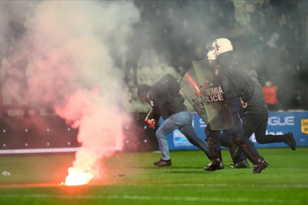 Με ποιες ποινές κινδυνεύει ο ΠΑΟΚ για τα επεισόδια των οπαδών του με τον Άρη