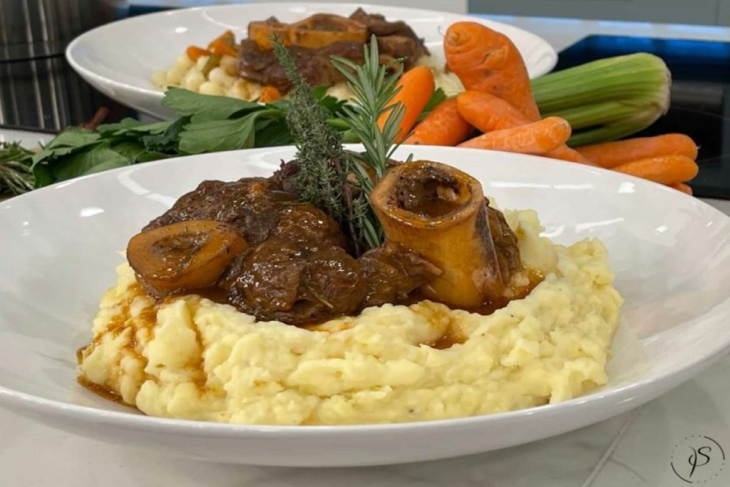 Osso Buco με πουρέ πατάτας από τον Πέτρο Συρίγο