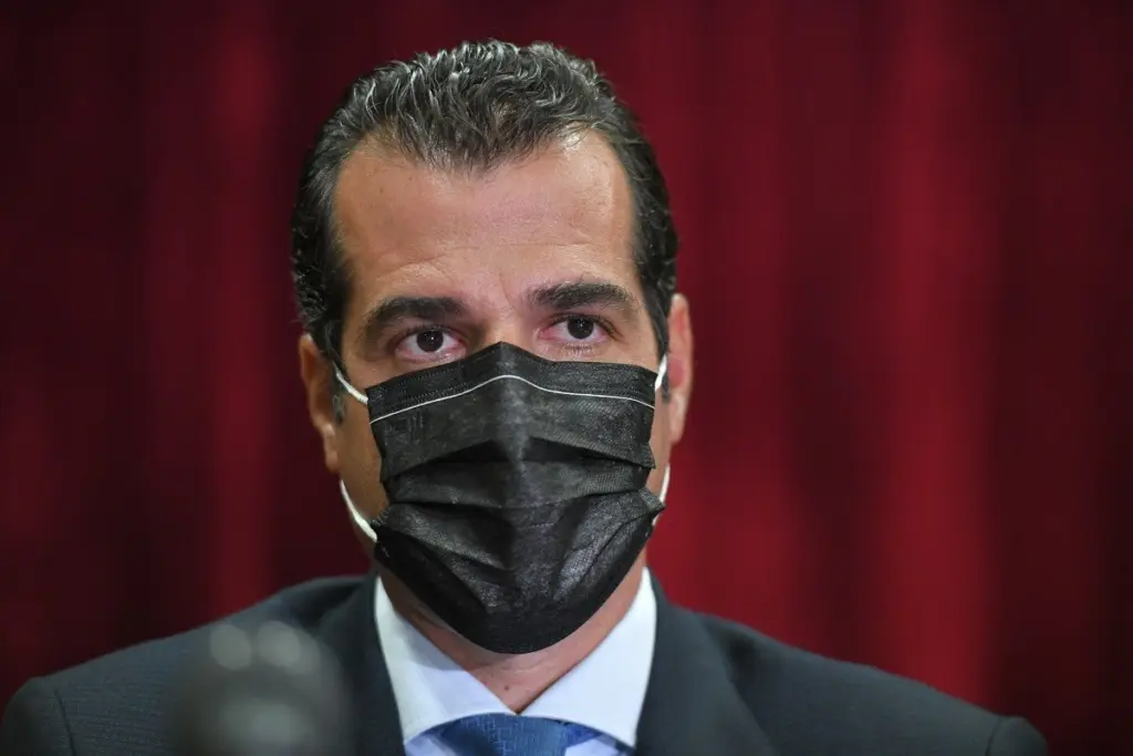 “Lockdown” για τους ανεμβολίαστους – Παντού με rapid test – Τι αλλάζει σε εστίαση και εργασία