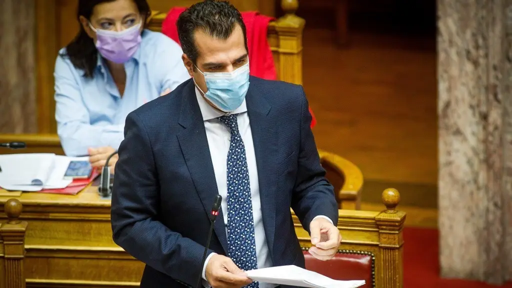 Μήνυμα Πλεύρη σε ιδιώτες γιατρούς – “Επίταξη εντός της εβδομάδας αν δεν ανταποκριθούν στην πρόσκληση” (vid)