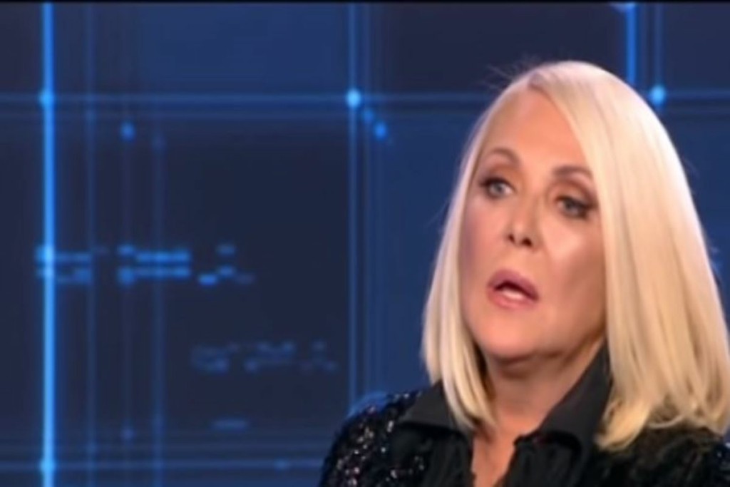 Η Ρούλα Κορομηλά μένει σε μια σούπερ σικ μεζονέτα στην Κηφισιά