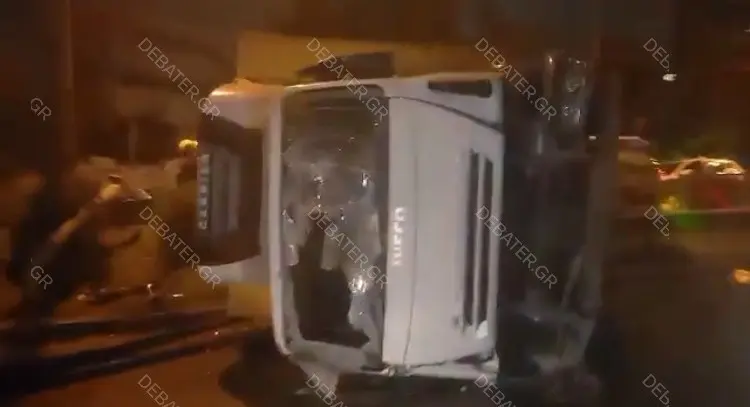 Τροχαίο με νταλίκα που ντελαπάρισε στον Κηφισό – Τραυματίστηκε ο οδηγός (pics&vids)