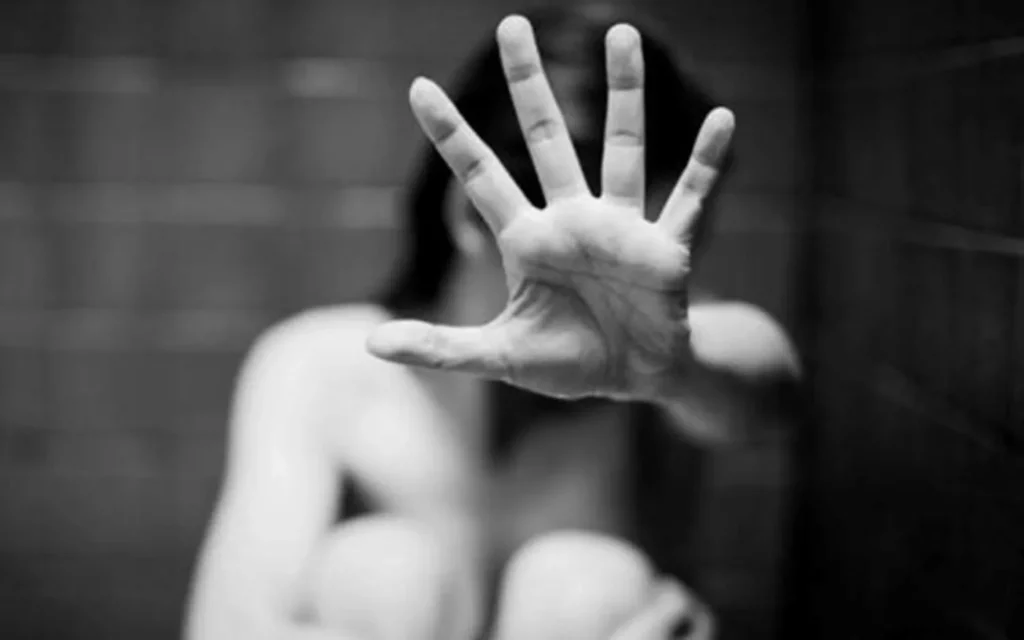 Αδιανόητο περιστατικό στην Κρήτη – Χτύπησε την κόρη του με ξύλινη κουτάλα στο κεφάλι